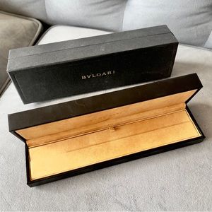 BULGARI Watch Bracelet Box + Outer Box

9.90x2.80x2.10 inches